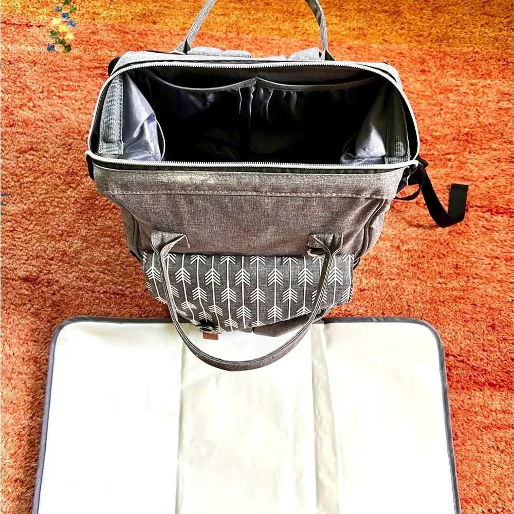 Totebag/Backpack/Clothes bags by Lekebaby Arrow Pattern. Can be use for travel.